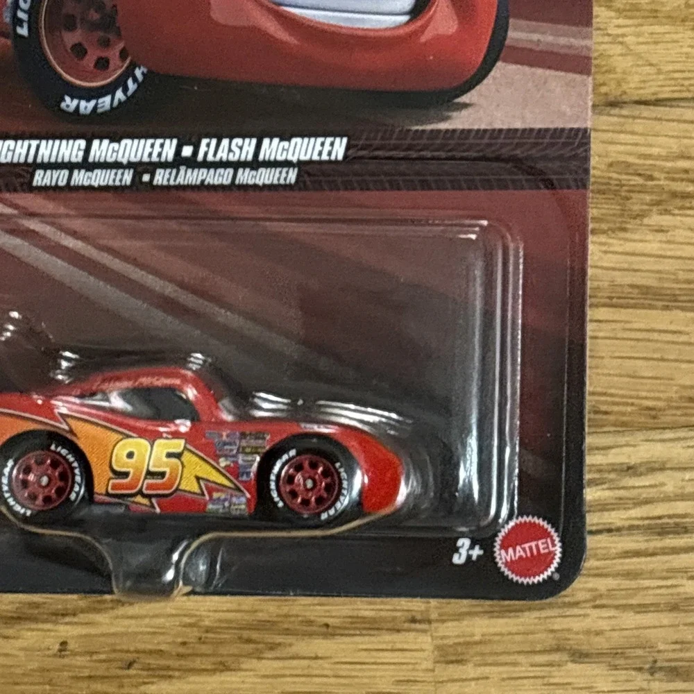 Disney Pixar Cars Lightning McQueen Diecast Mattel FLM26 1:55 New In Box